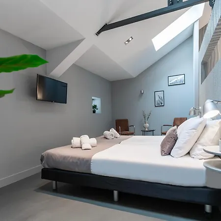 Prime Location With Wifi, Hotelbeds, Parking