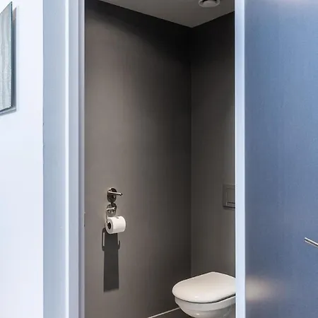 Гостевой дом Prime Location With Wifi, Hotelbeds, Parking Осс