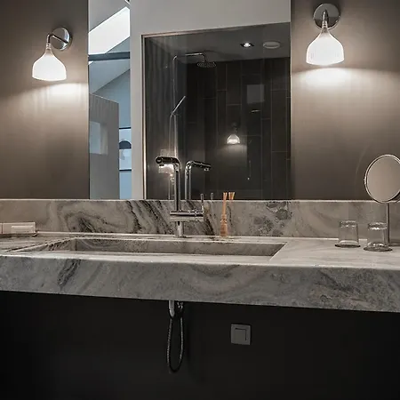 Гостевой дом Prime Location With Wifi, Hotelbeds, Parking