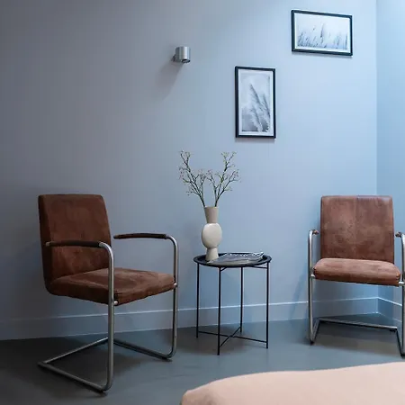 Prime Location With Wifi, Hotelbeds, Parking Гостевой дом 3*