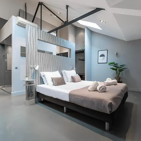 Гостевой дом Prime Location With Wifi, Hotelbeds, Parking Осс